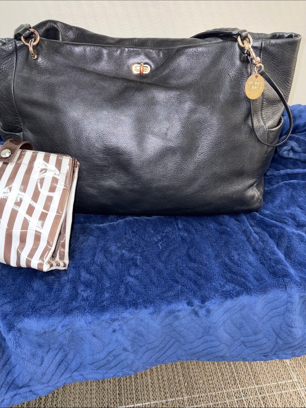HENRI BENDEL NEW YORK BLACK LEATHER TOYE GOLD HARDWARE +BONUS HB MAKEUP BAG 2015